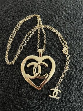 CHANEL Gold Heart CC Logo Pendant Necklace
